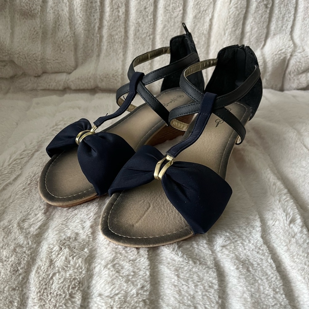 Sandals. NWOB